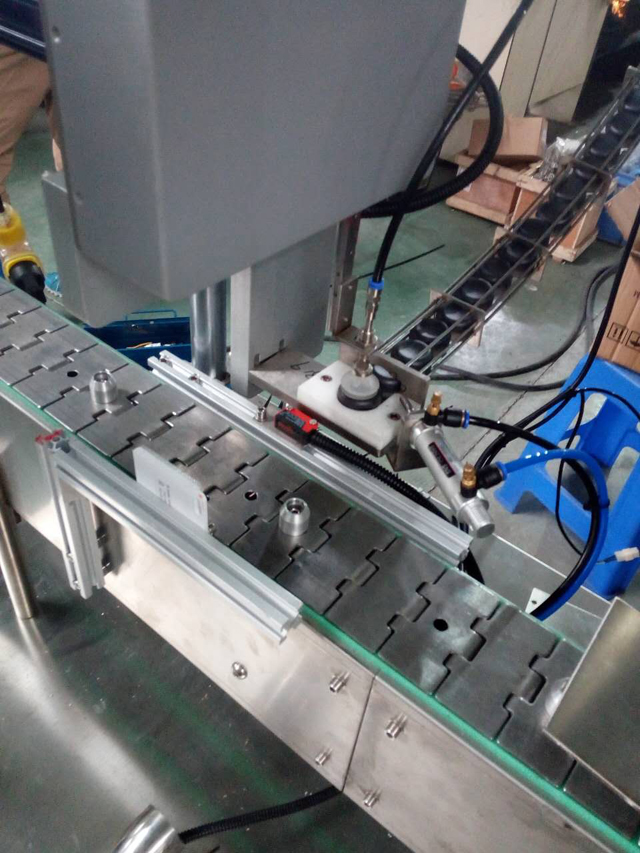 تغذیه ربات کلاهک تصاویر.jpg