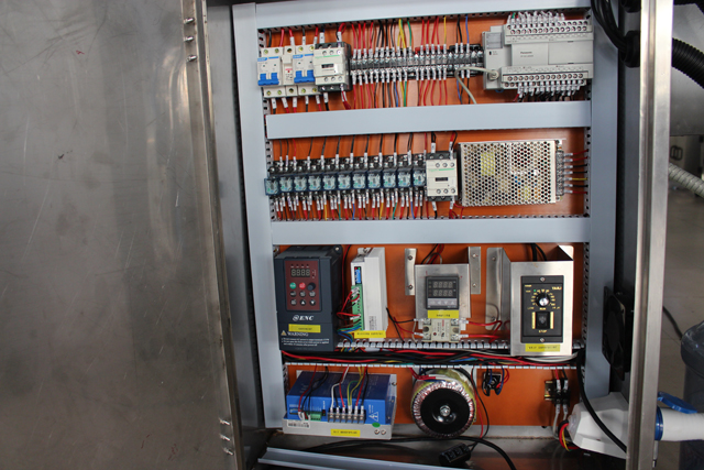 دستگاه پرکن 4 سر (1).JPG