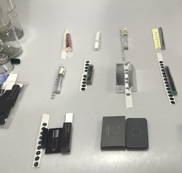 لیبل و رژ لب محصولات آرایشی و بهداشتی.jpg