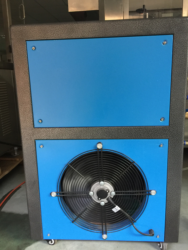 auxilliary equipment for filling sealing machines چیلر برای آب بندی لوله های پرکن machineryu.jpg
