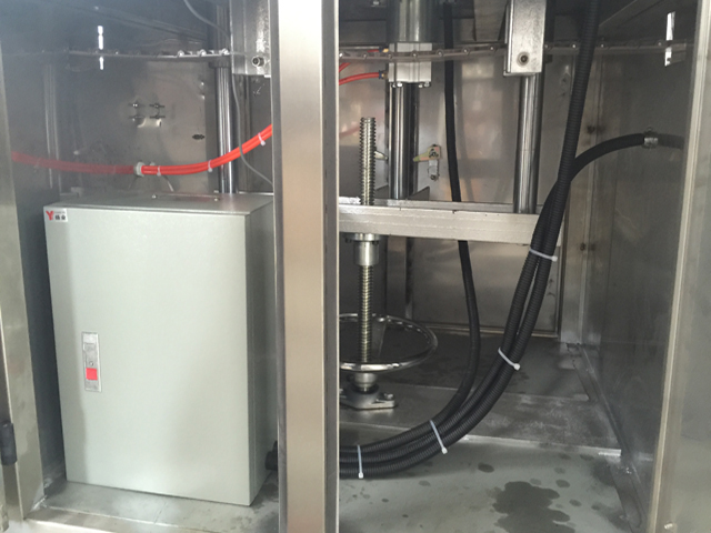 داخل قوطی درب بند ماشین.jpg