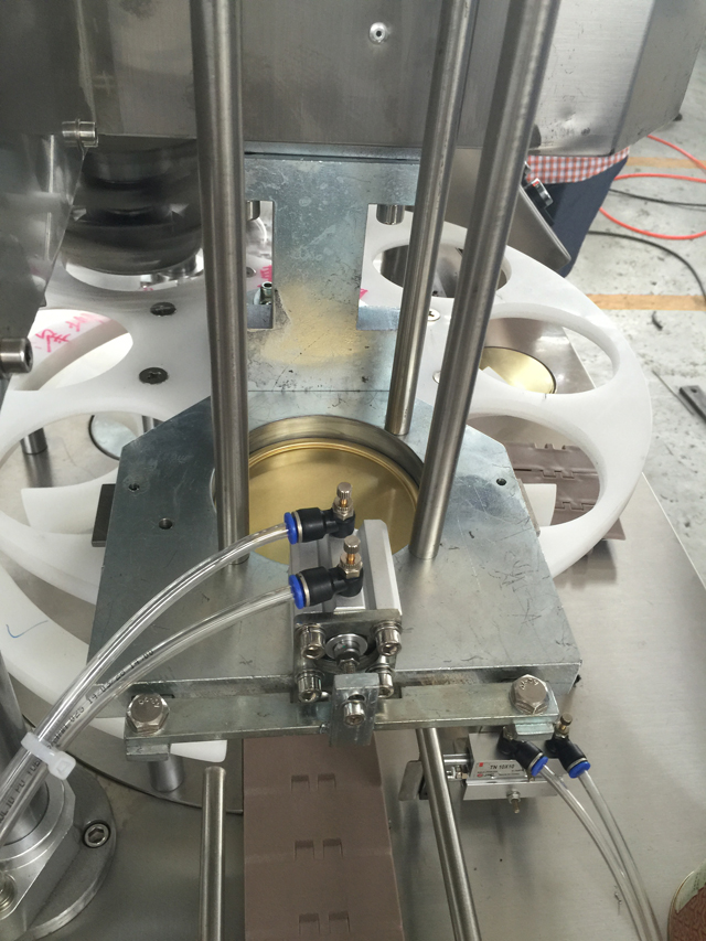 ماشین آلات آب بندی قوطی.jpg