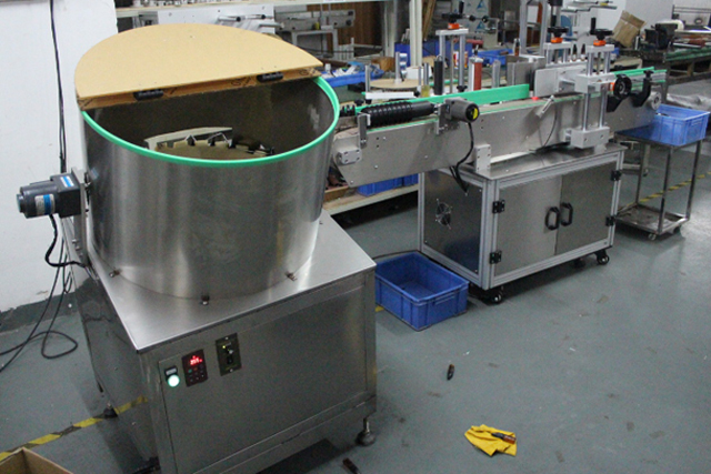 بطری unscrambler feeding (3).jpg