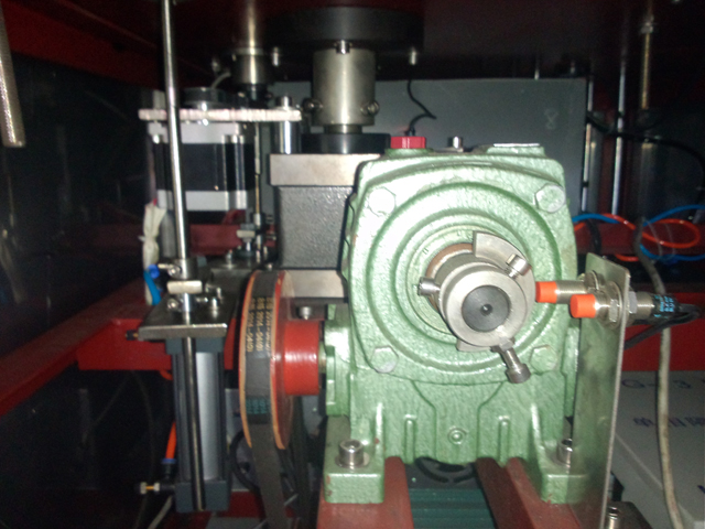 internal tubes filling sealing machine تیوب پرکننده سیلر نیمه اتوماتیک.jpg