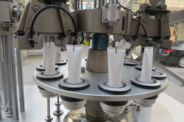 تیوب پرکننده سیلر خط.jpg