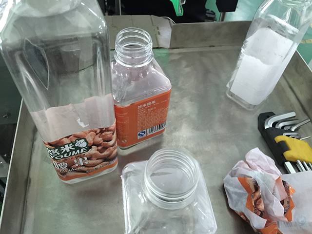 دستگاه لیبل زدن بطری تخت رول لیبل (2).jpg