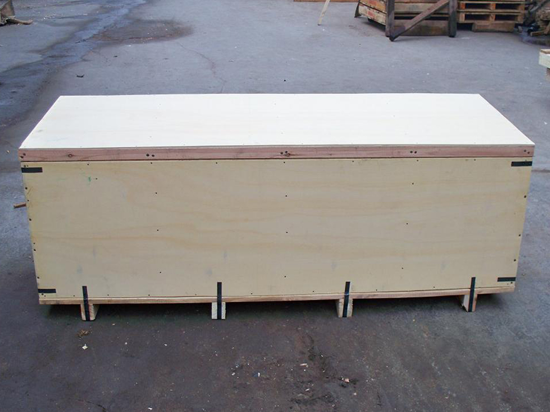 wooden case packaging machinery before shipping جعبه چوبی برای پر کردن ماشین آلات.jpg
