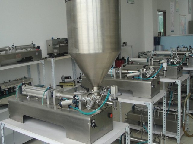 horizontal filling machine for both liquid and paste دستگاه پرکن CREAM&LIQUID.jpg