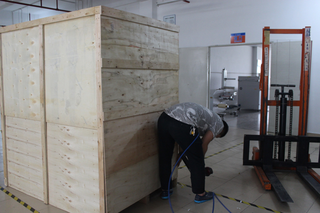 بسته بندی جعبه چوبی برای برچسب زدن افقی (2).JPG