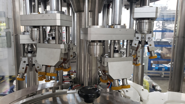 8 heas screw cappping.jpg