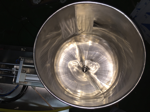 filling hopper for filling sealing قیف پرکننده برای سیلر اولتراسوند filler.jpg