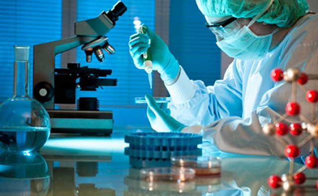 workers testing filling sealing samples آزمایشگاهی-تست-با-لوله-فیلر-sealer.jpg