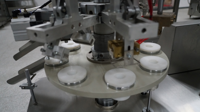 سیلر پرکننده لوله نیمه اتوماتیک خط.jpg