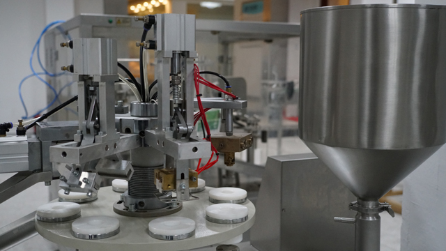 سیلر لوله پرکننده پلاستیک.jpg