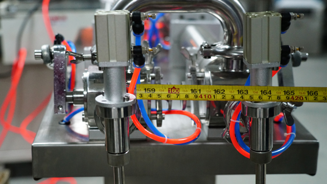 stainless steel connection part for whole filling machines دستگاه پرکن با SS Steel.jpg