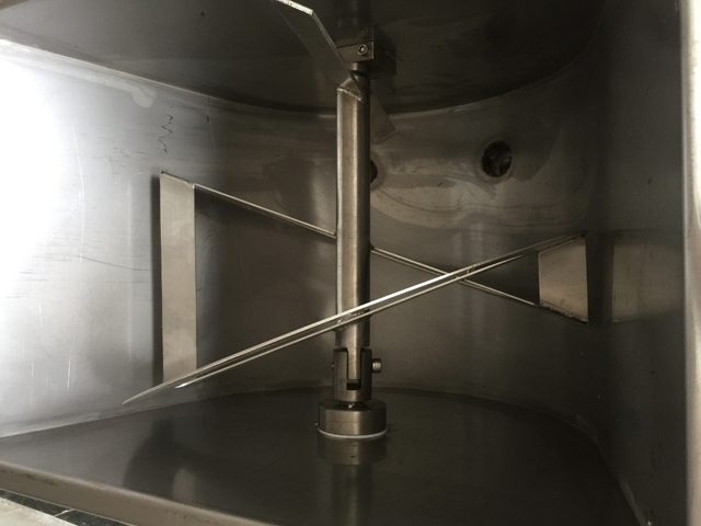 air guage for filling machines connected with air compressor گیج هوا برای پرکردن دقیق حجم.jpg