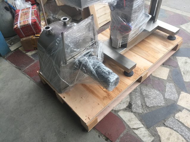 wooden case packaging machinery before shipping جعبه چوبی برای پر کردن ماشین آلات.jpg