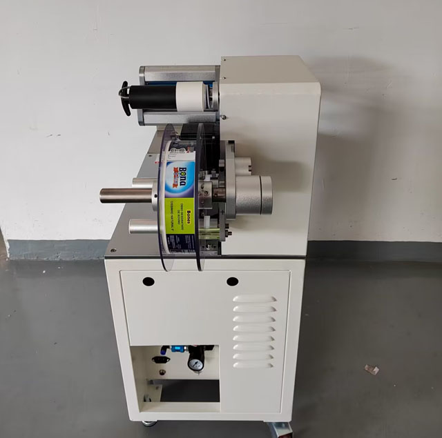 برچسب زنی بسته بندی غذای سگ (4).jpg