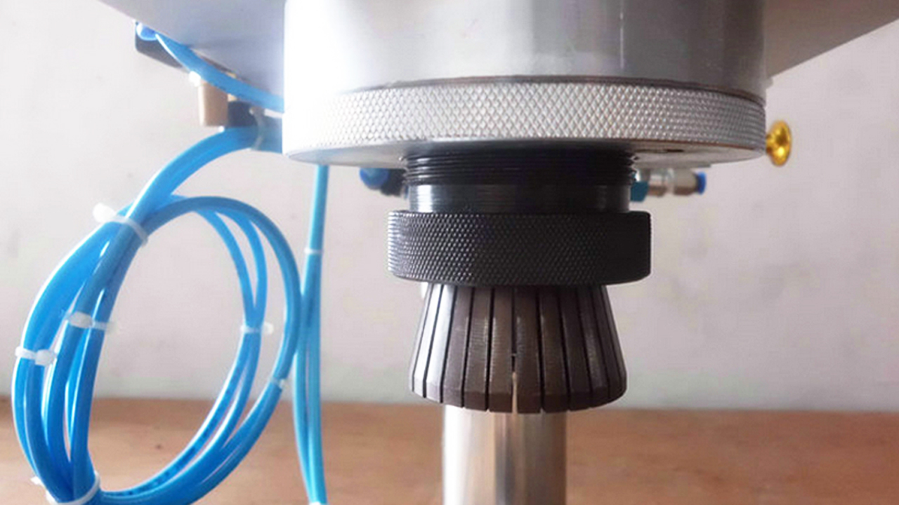 crimping head from pneumatic capping machines سرهای چین دار.jpg