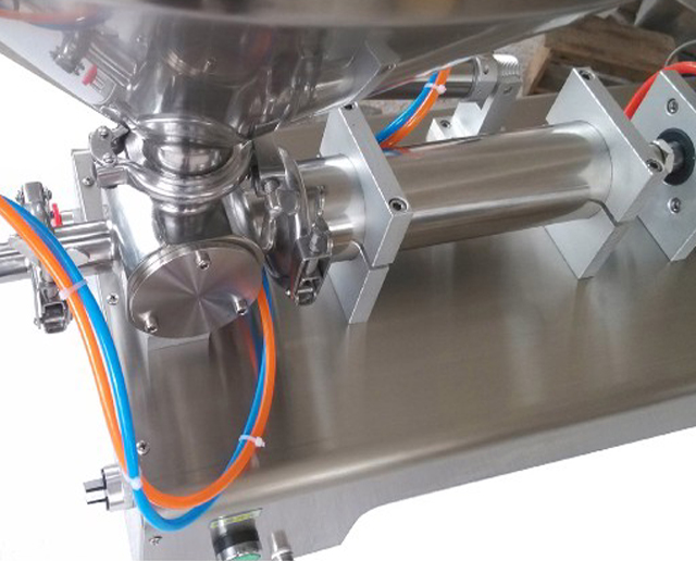 T-joint for high viscosity liquid filling T-joint for filling machines.jpg