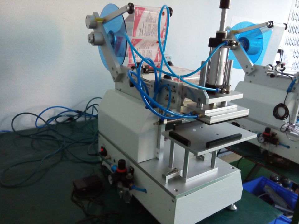 bags labeling machine customized عکس پشتی برای ماشین های لیبلینگ کیف.jpg