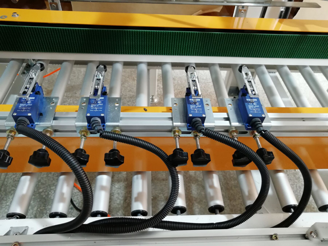 سوئیچ اسپری چسب.jpg