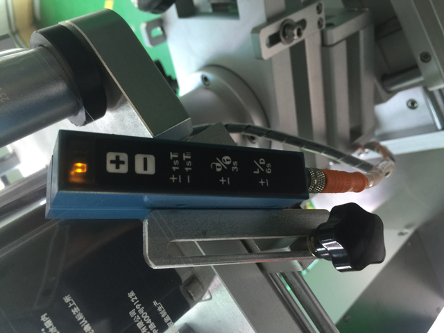 سنسور برای تشخیص برچسب transparent.jpg